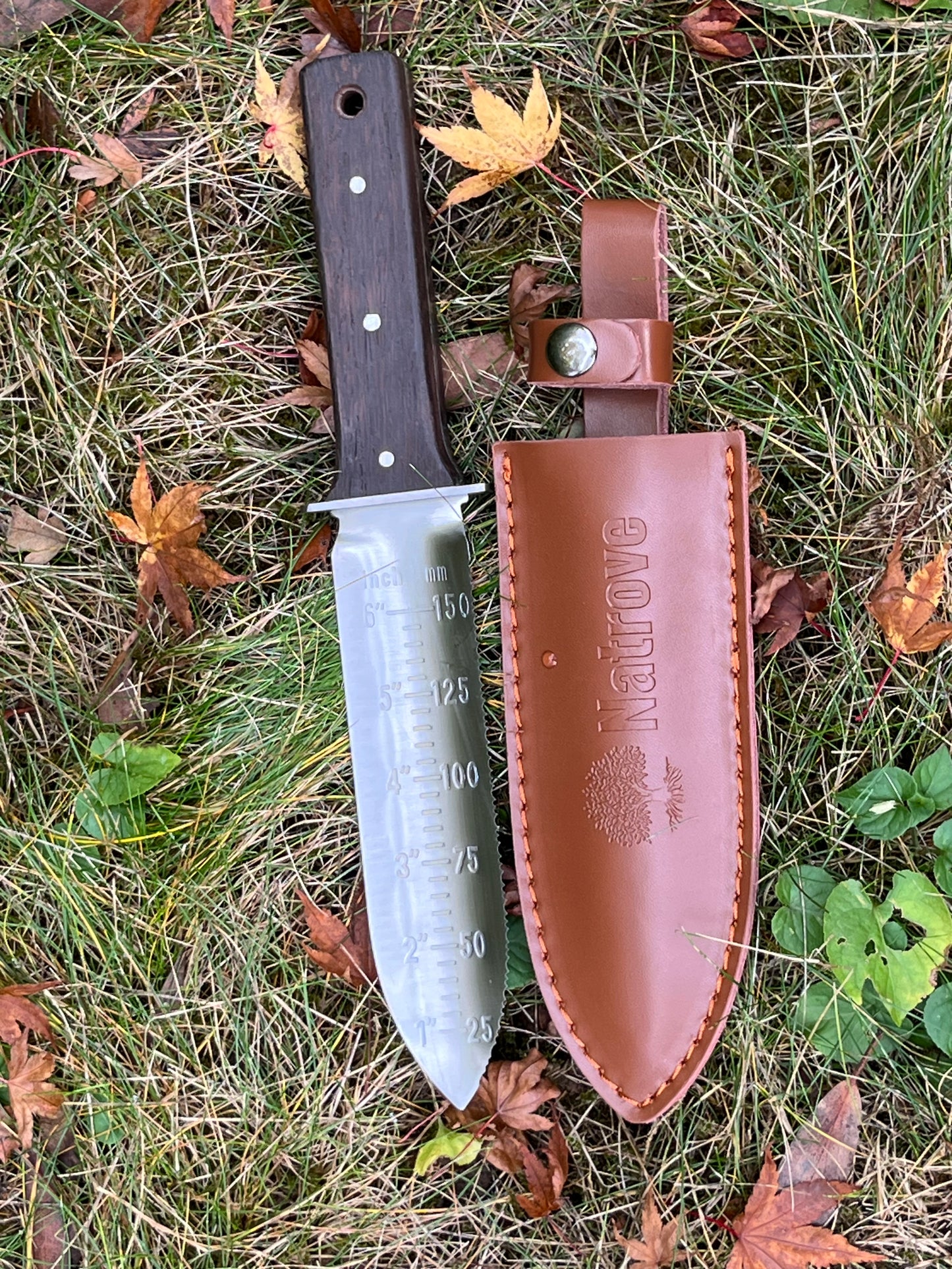 Hori-Hori Multi-functional Gardening Tool for Planting, Pruning and Cutting