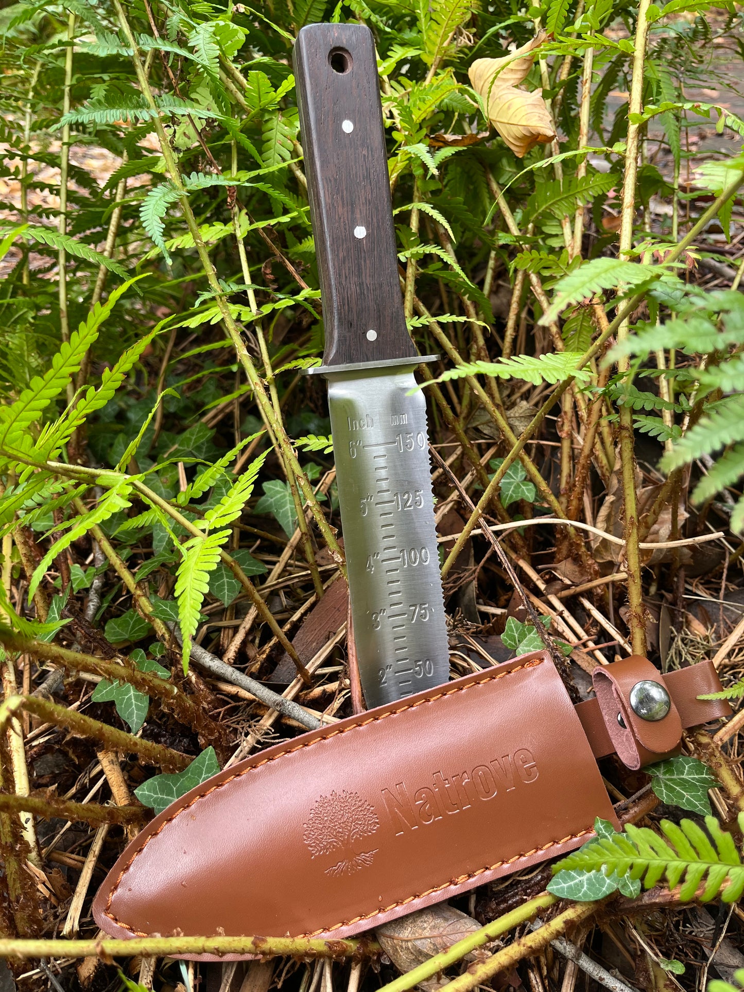 Hori-Hori Multi-functional Gardening Tool for Planting, Pruning and Cutting